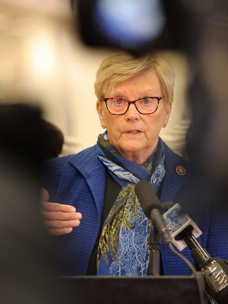 Chellie Pingree says ICE blocking lawyers; calls for tour of southern Maine facility
