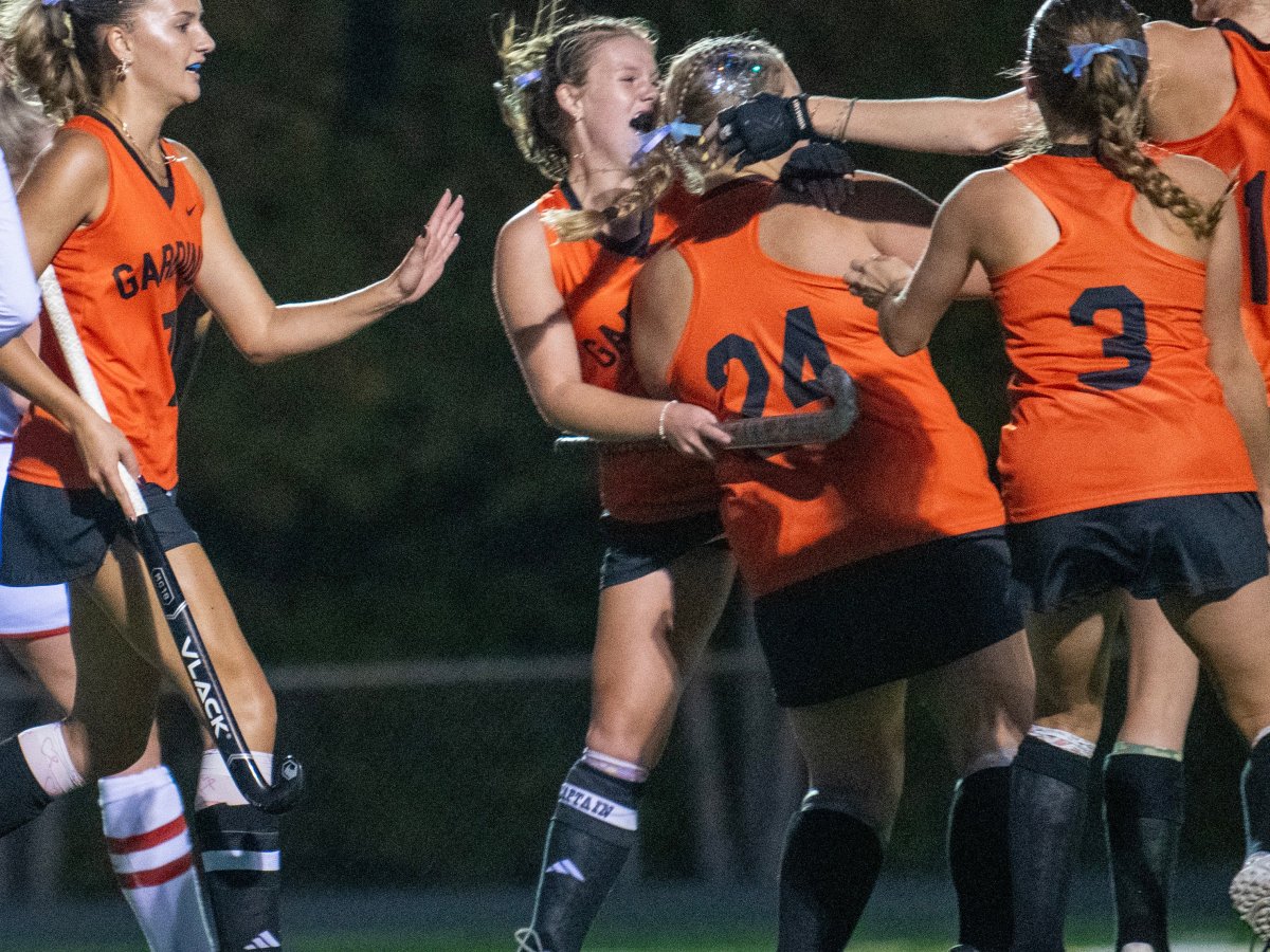 Gardiner field hockey cruises to win over Cony